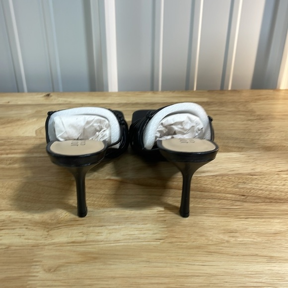 Journee Collection Womens Shoes Heels Size 7 Saskia Black - Picture 4 of 6